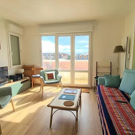 Le Spacieux A Apartment *